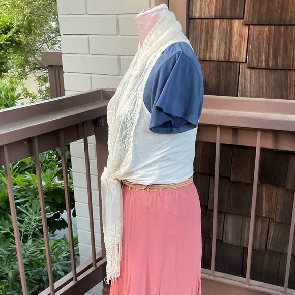 Cream lace Rayon open front  high low hem sleeveless vest like blouse Medium - Picture 7 of 11